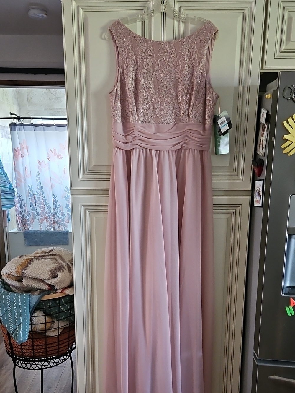 Elegant Lace Bodice Maxi Dress - Blush Pink